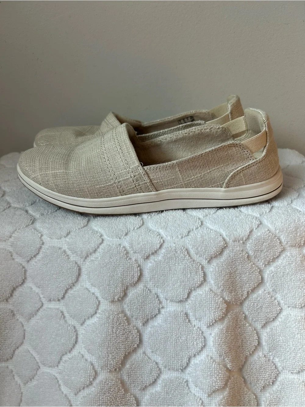 Clarks Women's Breeze Step II Cream Sparkle Size 9.5 Lightweight Slip-On